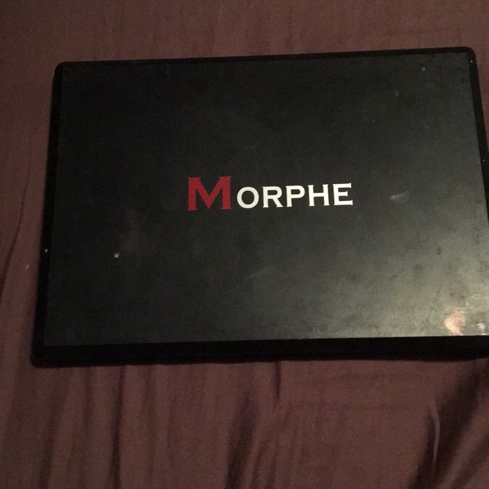 MORPHE 35 F EYESHADOW PALETTE